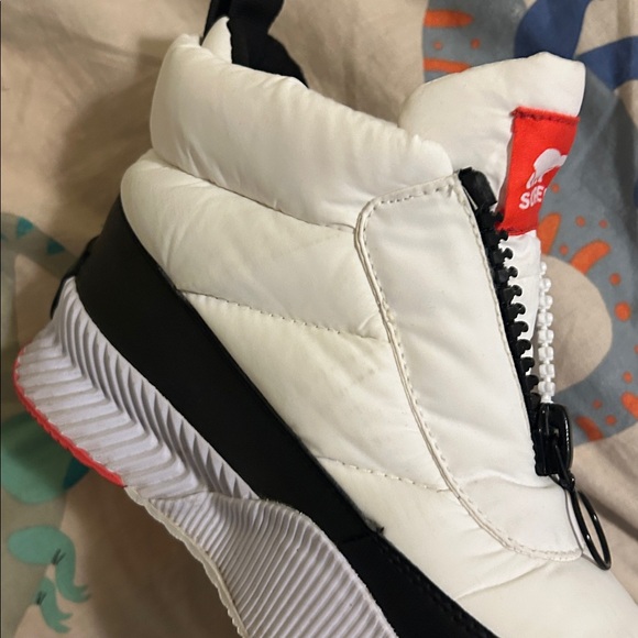 New Sorel Womens Out N About Puffy Zip Winter Boots -Orange /White/Black 7.5US - Picture 10 of 16